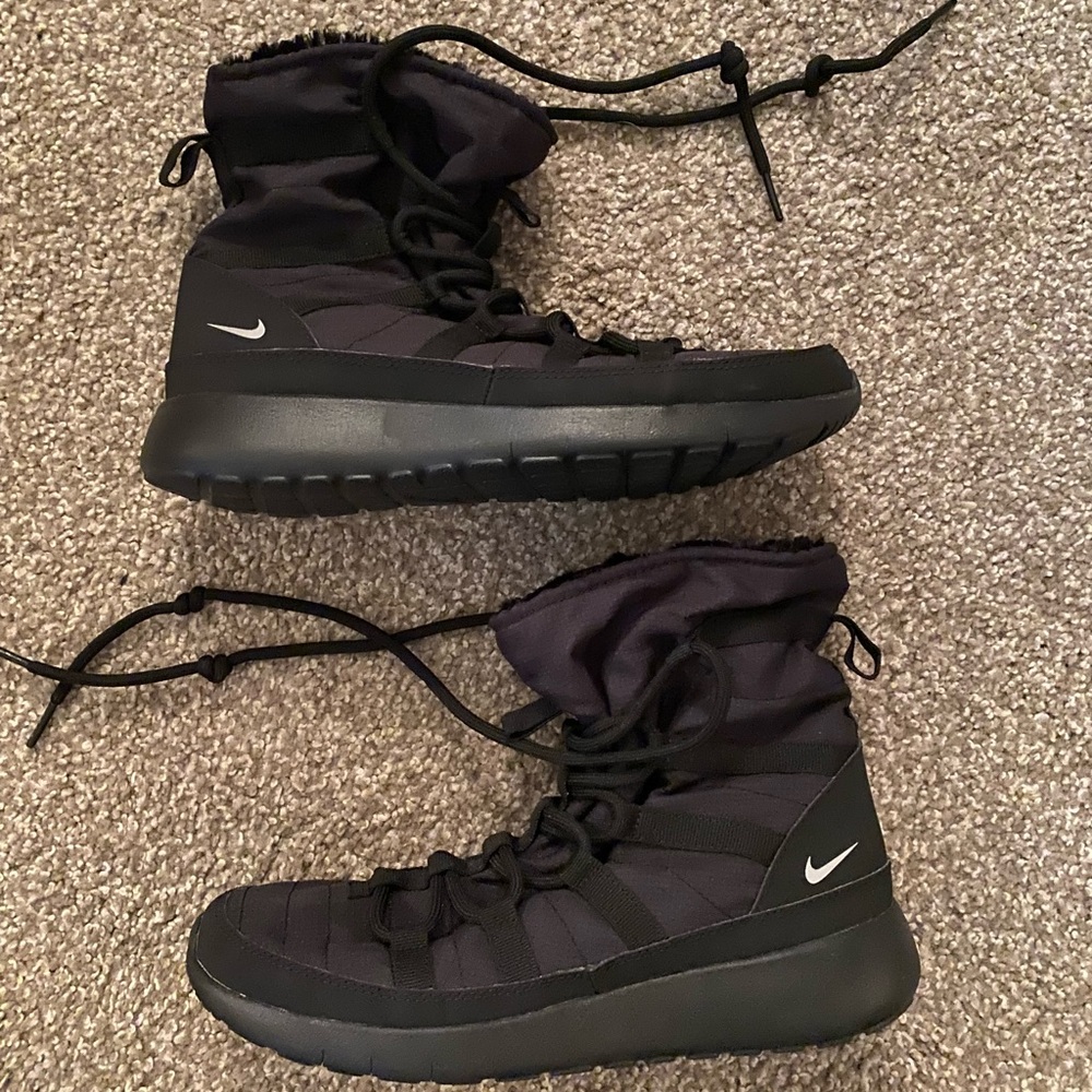 Nike waterproof fuzzy boots